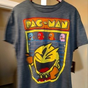 Men's Pac-Man retro gray tee shirt size Large in new like condition